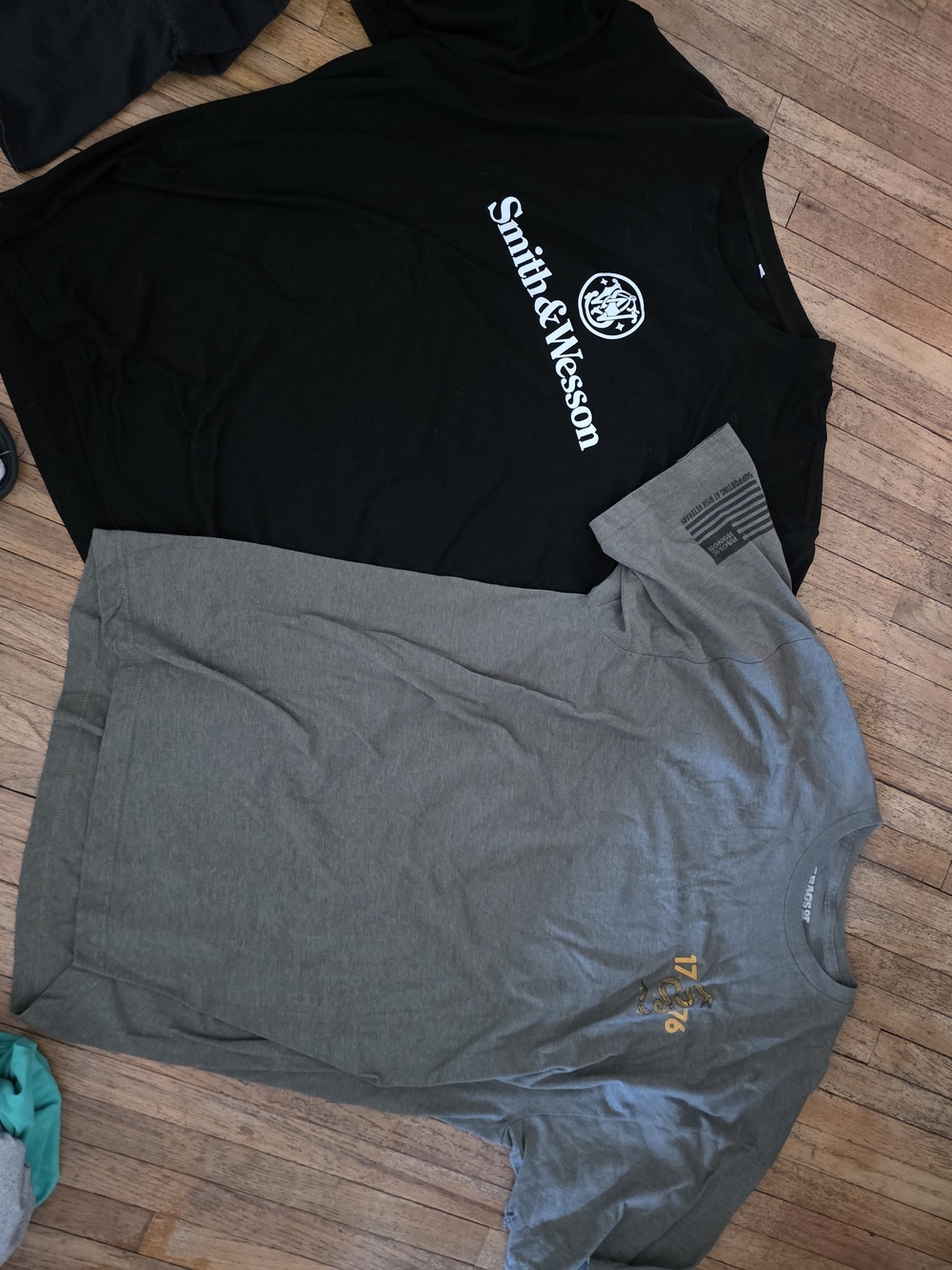 Smith & Wesson, Rags to Honor Men's Short Sleeve Logo Tees - Black & Army Green
